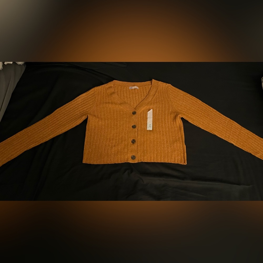 Junior’s SO cropped long sleeve fitted cardigan in size large